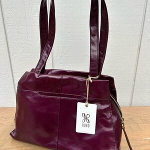 HOBO Purple Leather Hobo Bag with Sleek Design